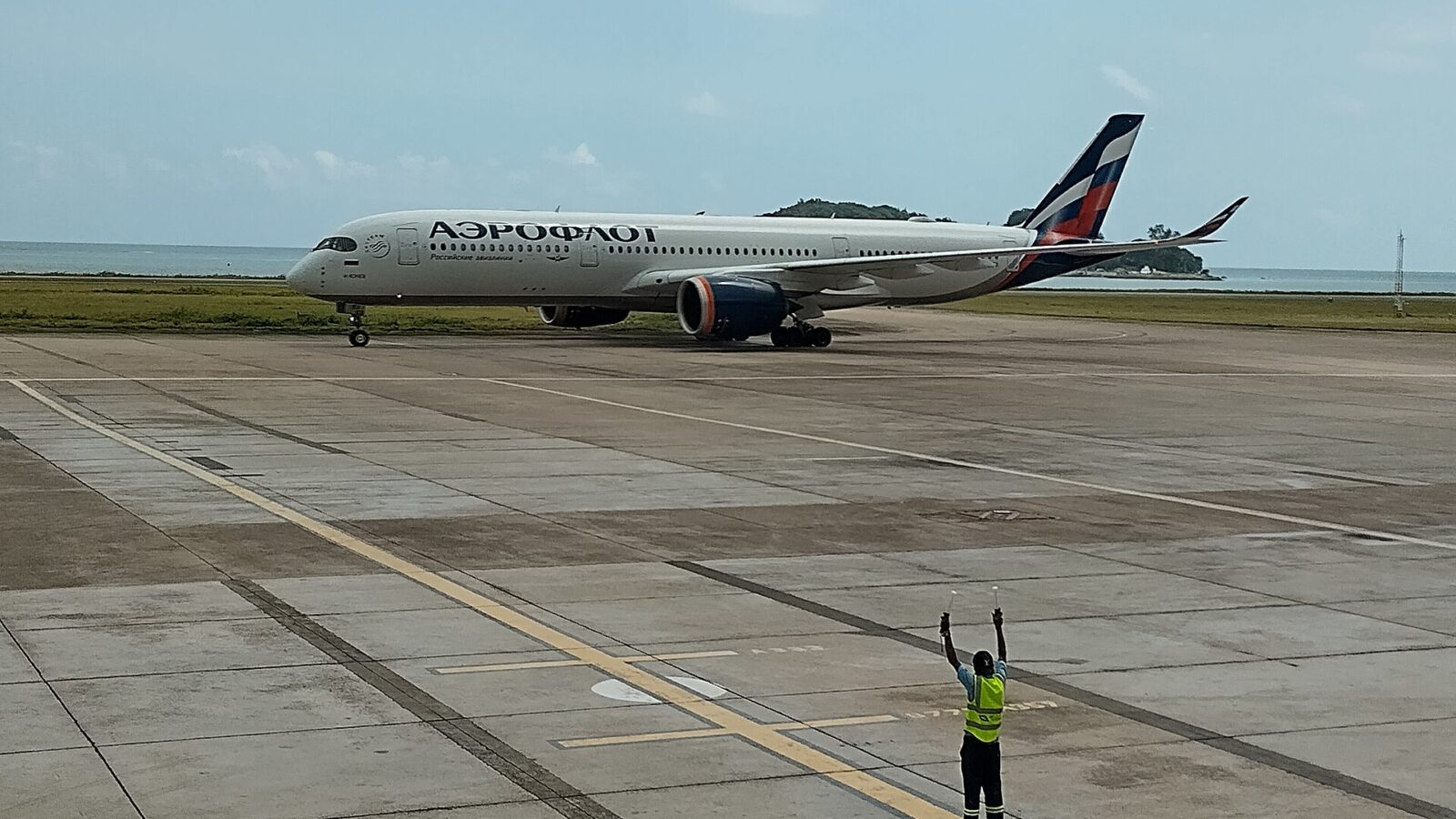 A Fifth of Russia’s Airline Fleet Sits Grounded as Sanctions Squeeze Maintenance