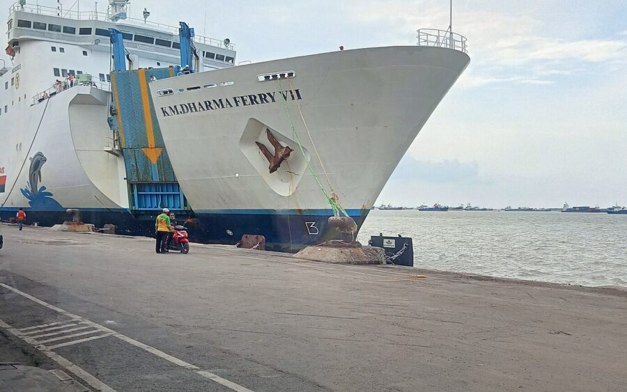 Indonesian Ferry Fire Leaves Five Dead and an Unknown Number Missing off East Java